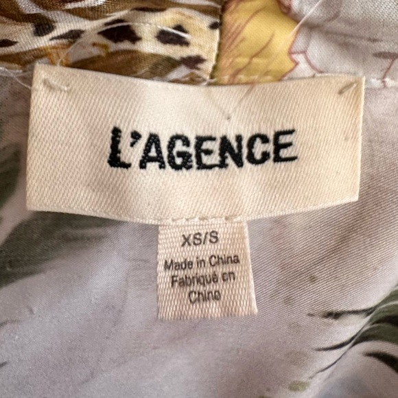 L'AGENCE Hayden Kimono Jacket in Grey Green Animal Palm - Picture 7 of 10